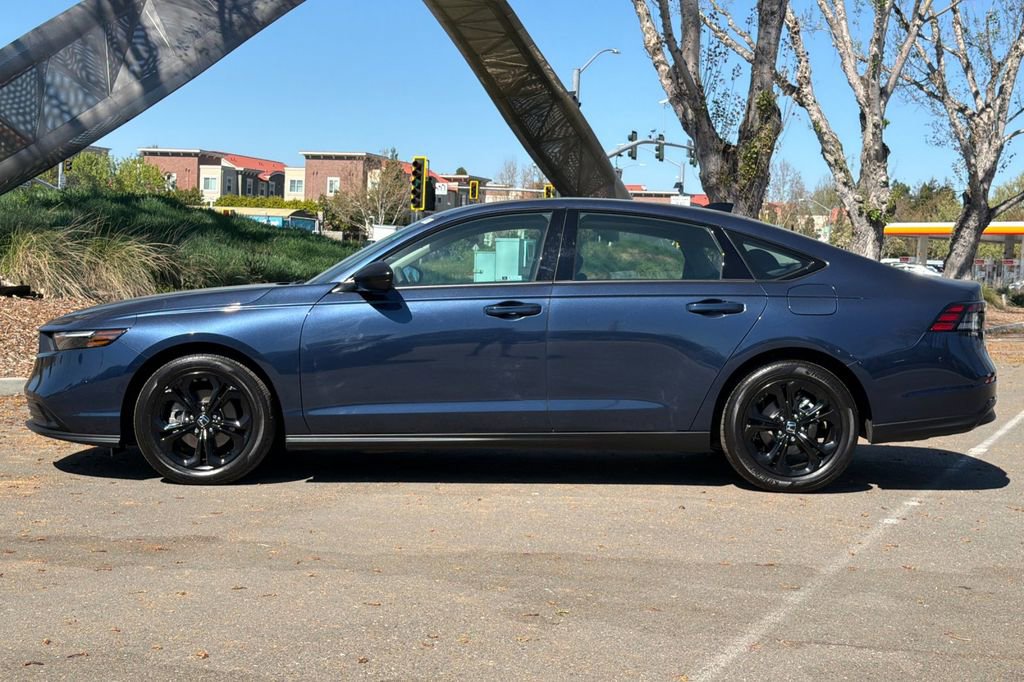 Certified 2025 Honda Accord SE image 7