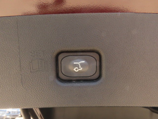 Used 2022 Lincoln Nautilus Reserve FWD image 13