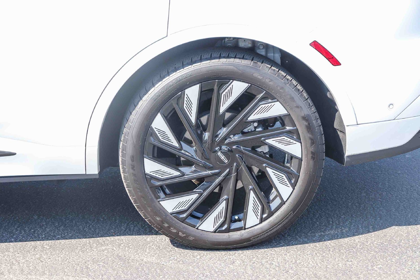 Used 2024 Lincoln Nautilus Black Label w/ Jet Appearance Package (87T) AWD/4WD image 9