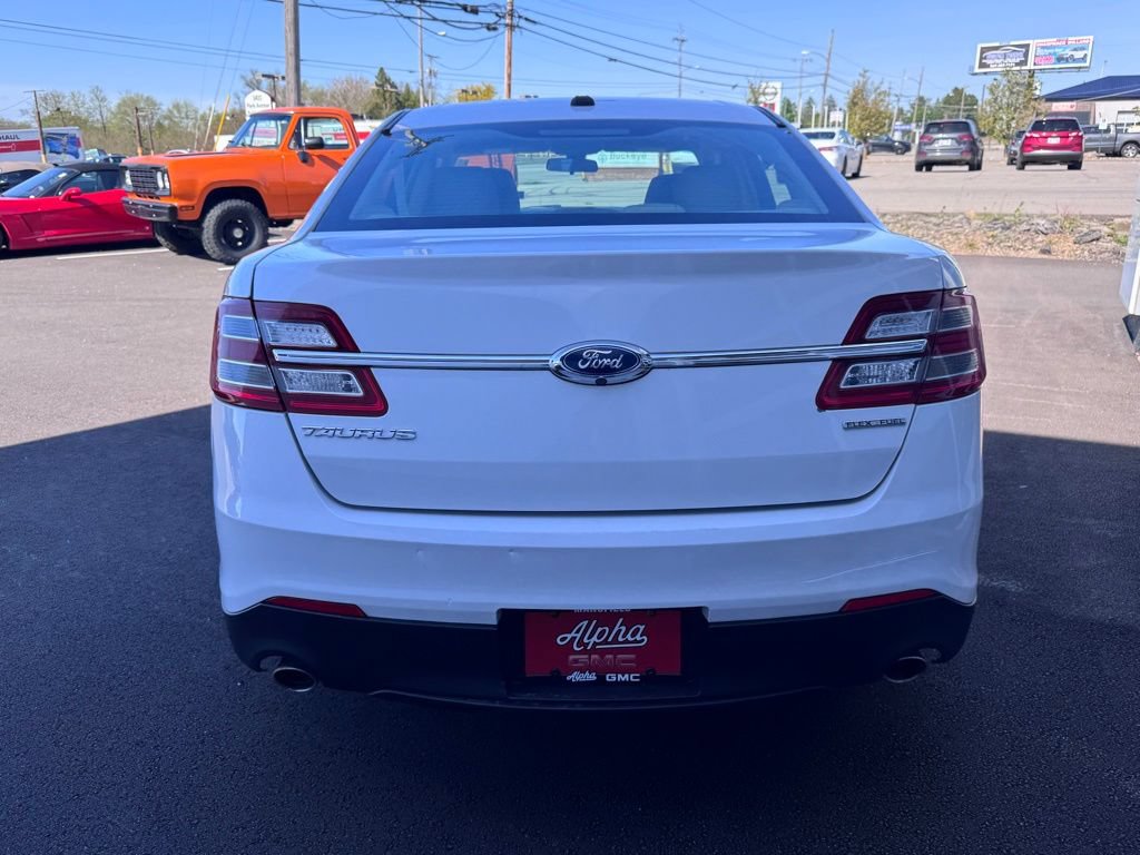 Used 2018 Ford Taurus SE FWD image 4
