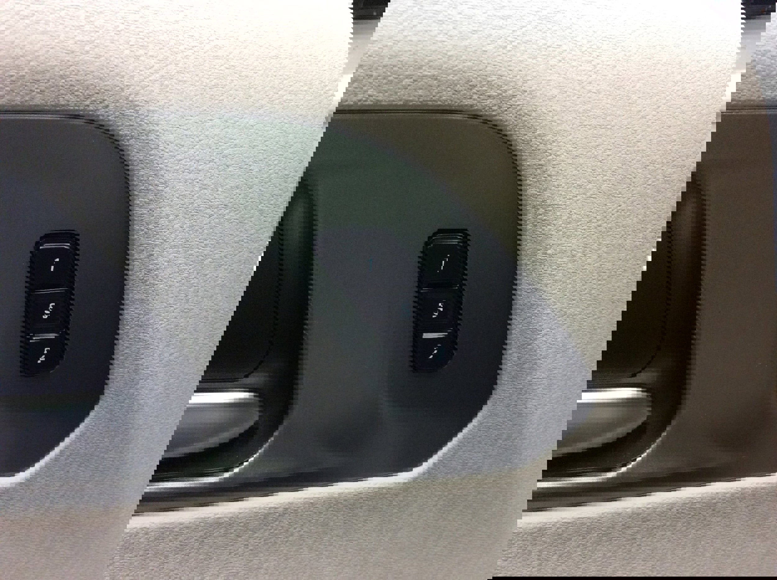 Used 2024 Chrysler Pacifica Touring-L image 15