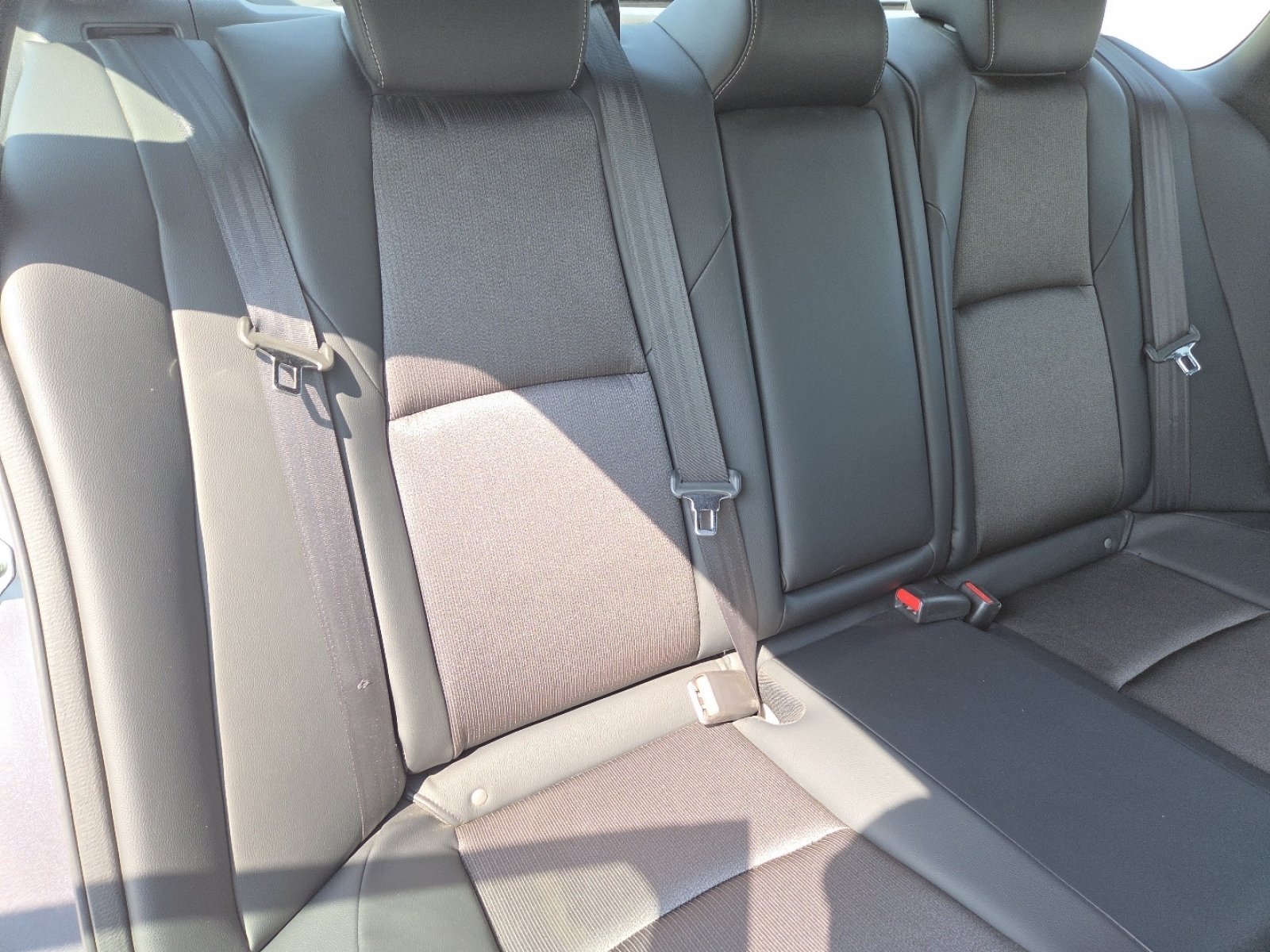 Used 2018 Honda Accord Sport image 19