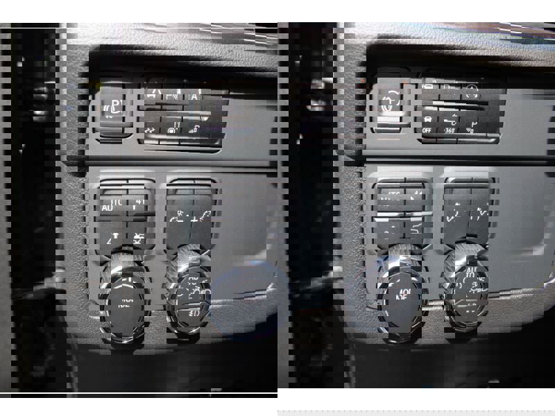 New 2025 Chevrolet Suburban Premier image 10