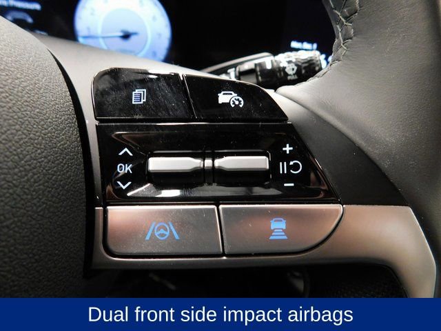 Certified 2025 Hyundai Elantra SEL image 29