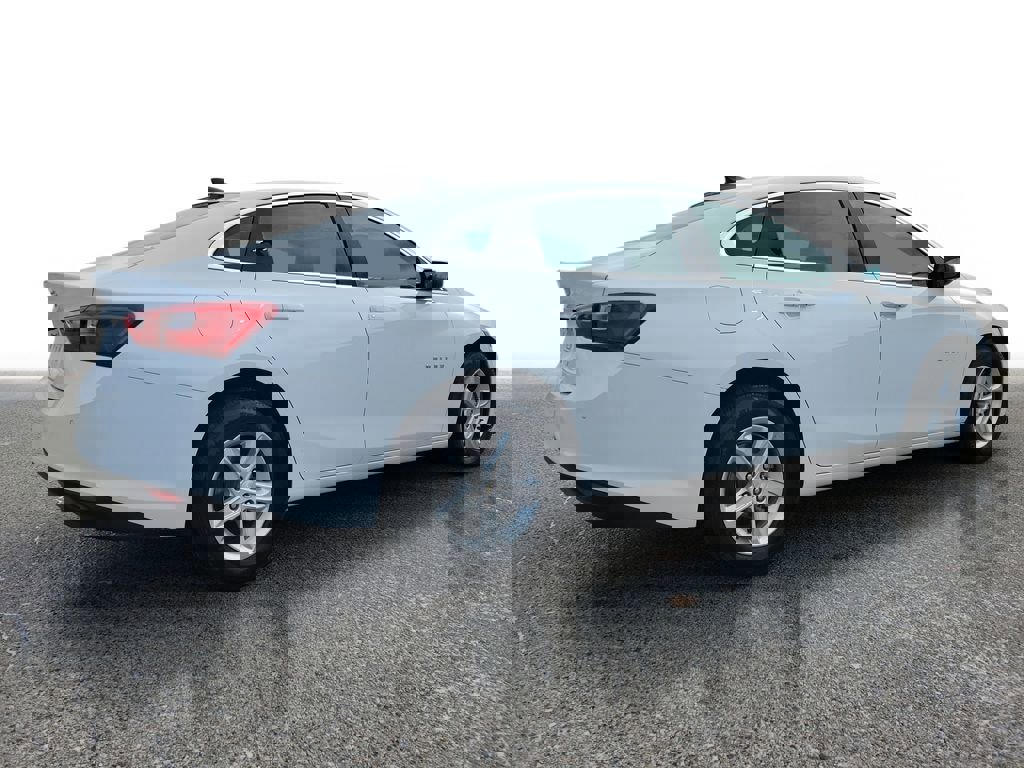 Used 2024 Chevrolet Malibu LS w/ Driver Confidence Package image 4