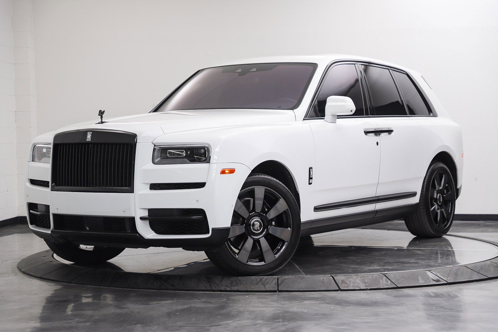Used 2023 Rolls-Royce Cullinan AWD/4WD image 1