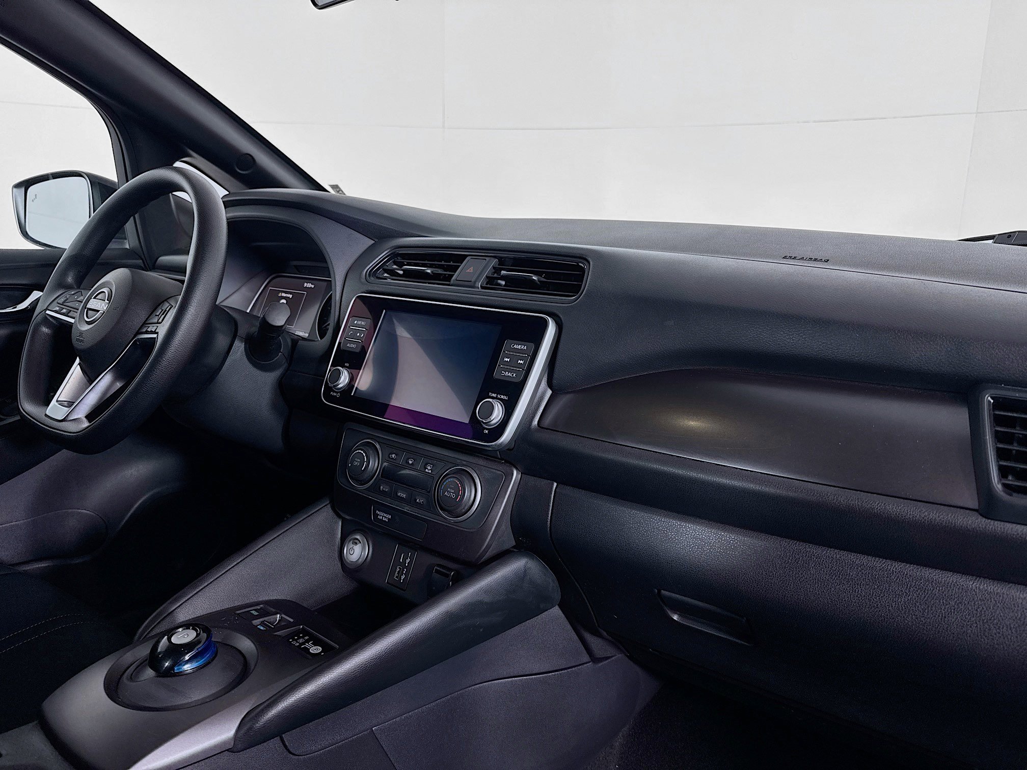 Used 2023 Nissan Leaf S image 50