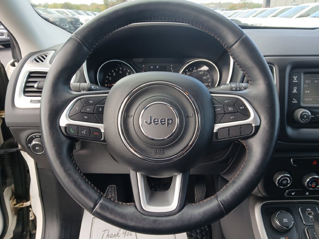 Used 2018 Jeep Compass Latitude w/ Cold Weather Group AWD/4WD image 16