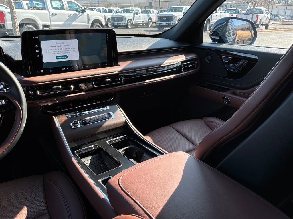 Used 2025 Lincoln Aviator Reserve w/ Illumination Package image 41