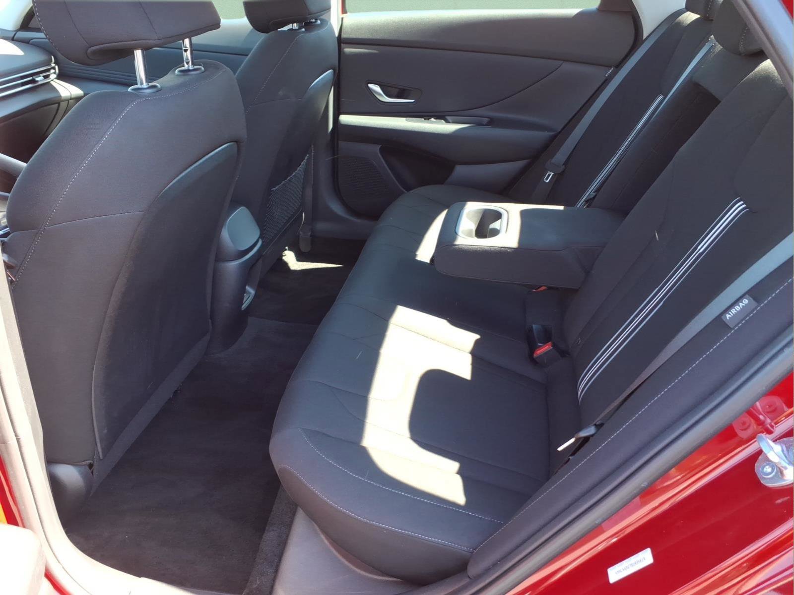 Used 2025 Hyundai Elantra SEL image 14