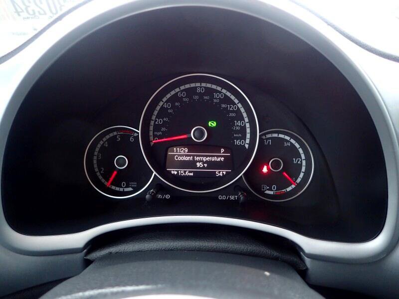 Used 2013 Volkswagen Beetle TDI FWD image 16