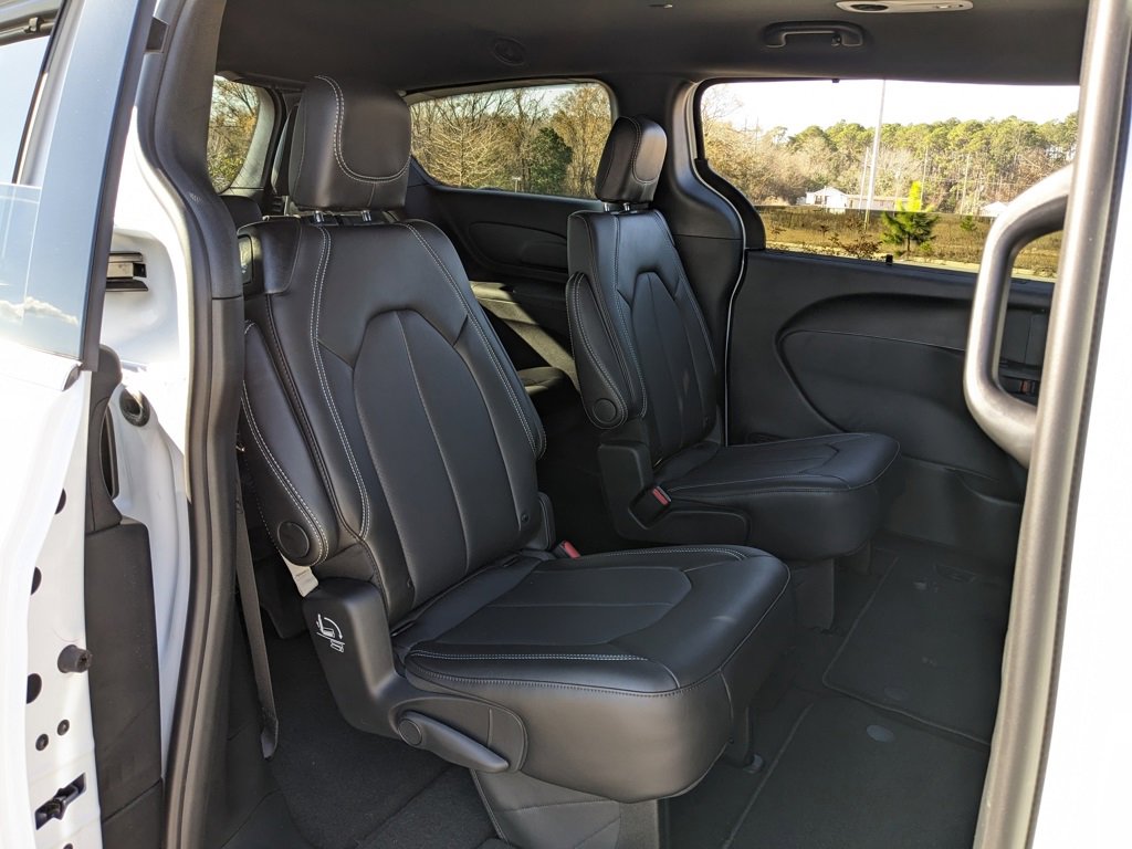 New 2026 Chrysler Voyager LX image 44