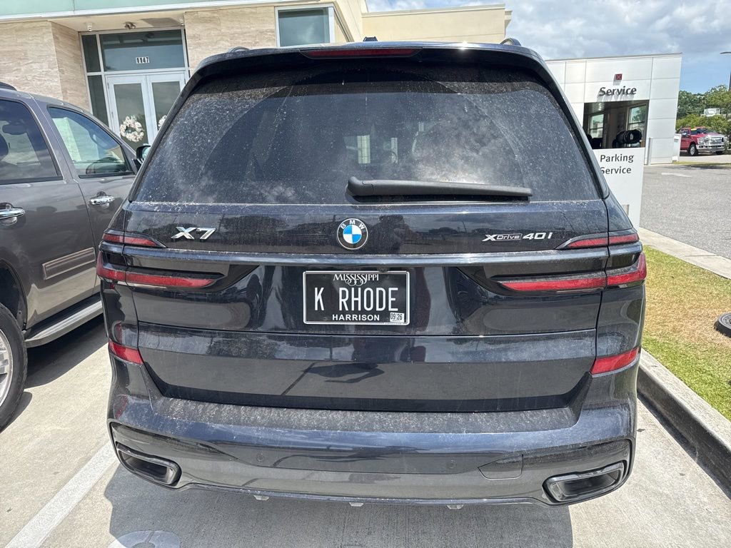 Used 2024 BMW X7 xDrive40i w/ M Sport Package image 9