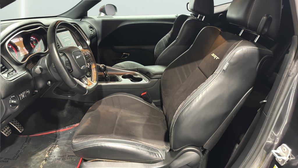 Used 2015 Dodge Challenger SRT Hellcat image 23