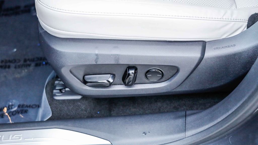 Used 2024 Lexus RX 350h w/ Kick Sensor & Tow Package image 26