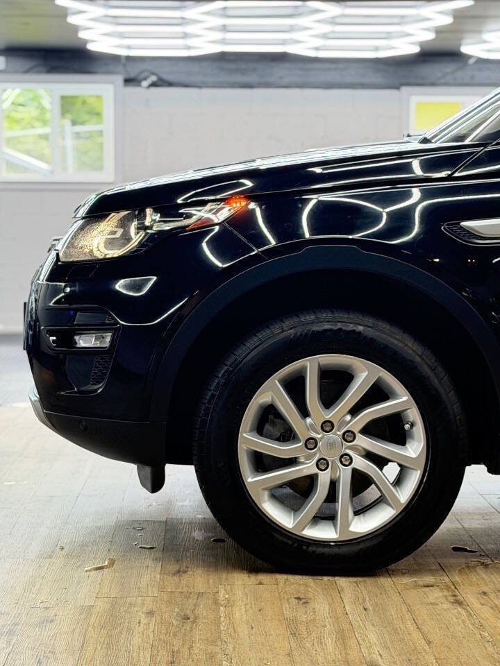 Used 2017 Land Rover Discovery Sport HSE AWD/4WD image 3