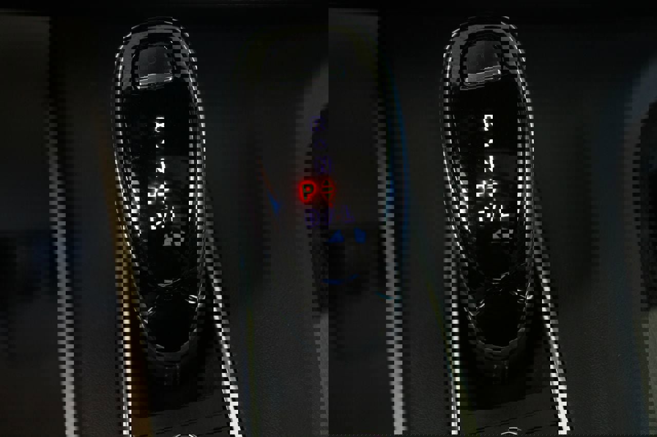 Used 2021 Cadillac Escalade Premium Luxury w/ Driver Assist Tech Package AWD/4WD image 32