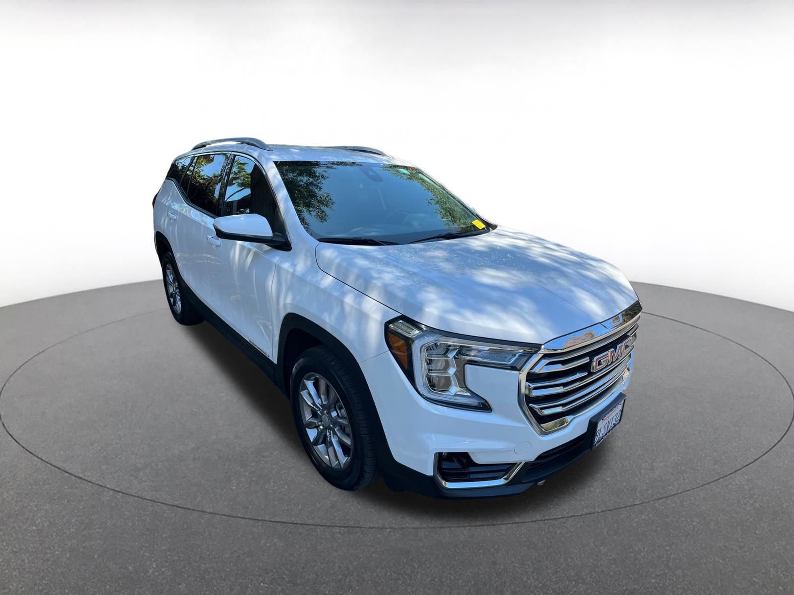 Used 2024 GMC Terrain SLT