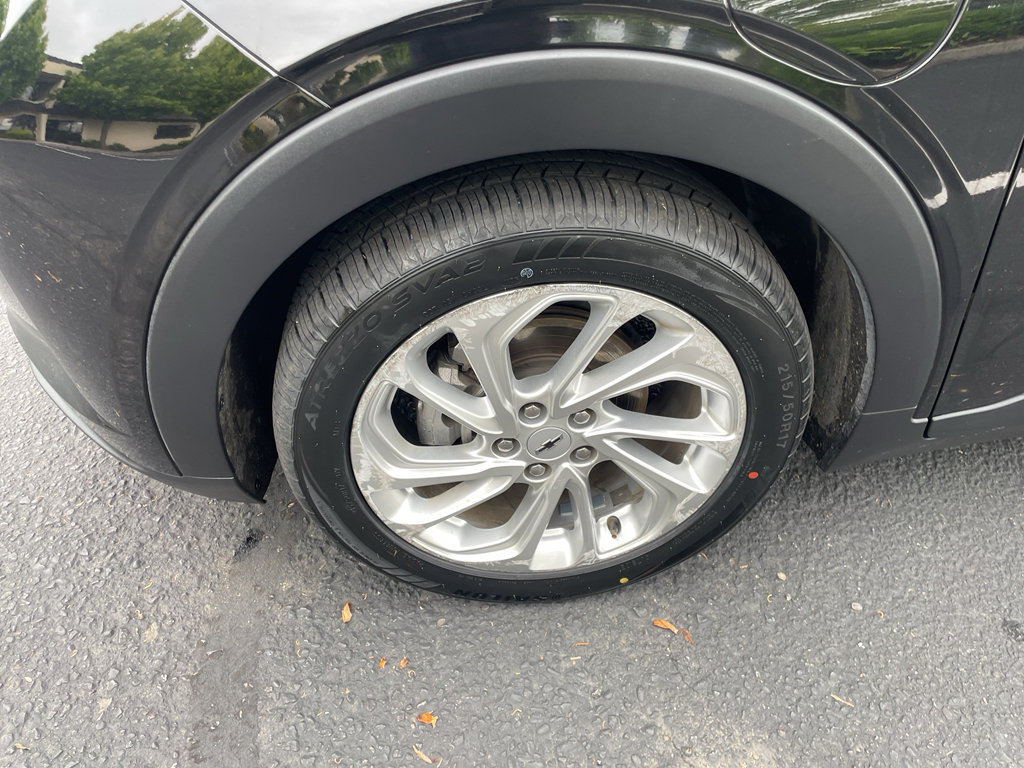 New 2023 Chevrolet Bolt EUV LT FWD image 9