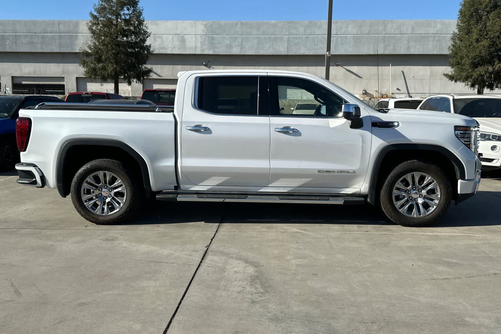 Used 2022 GMC Sierra 1500 Denali AWD/4WD image 9