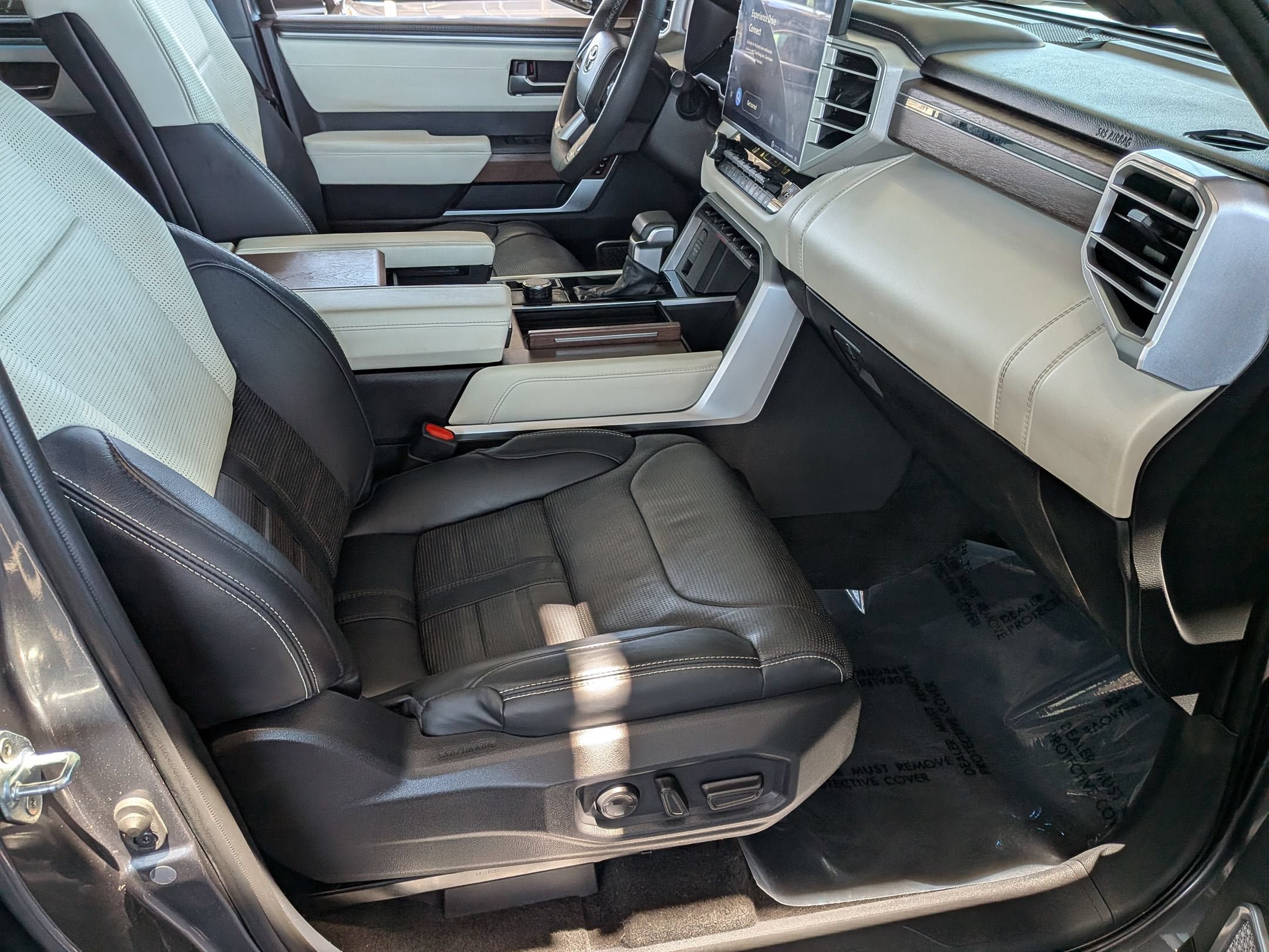 Certified 2023 Toyota Sequoia Capstone AWD/4WD image 33