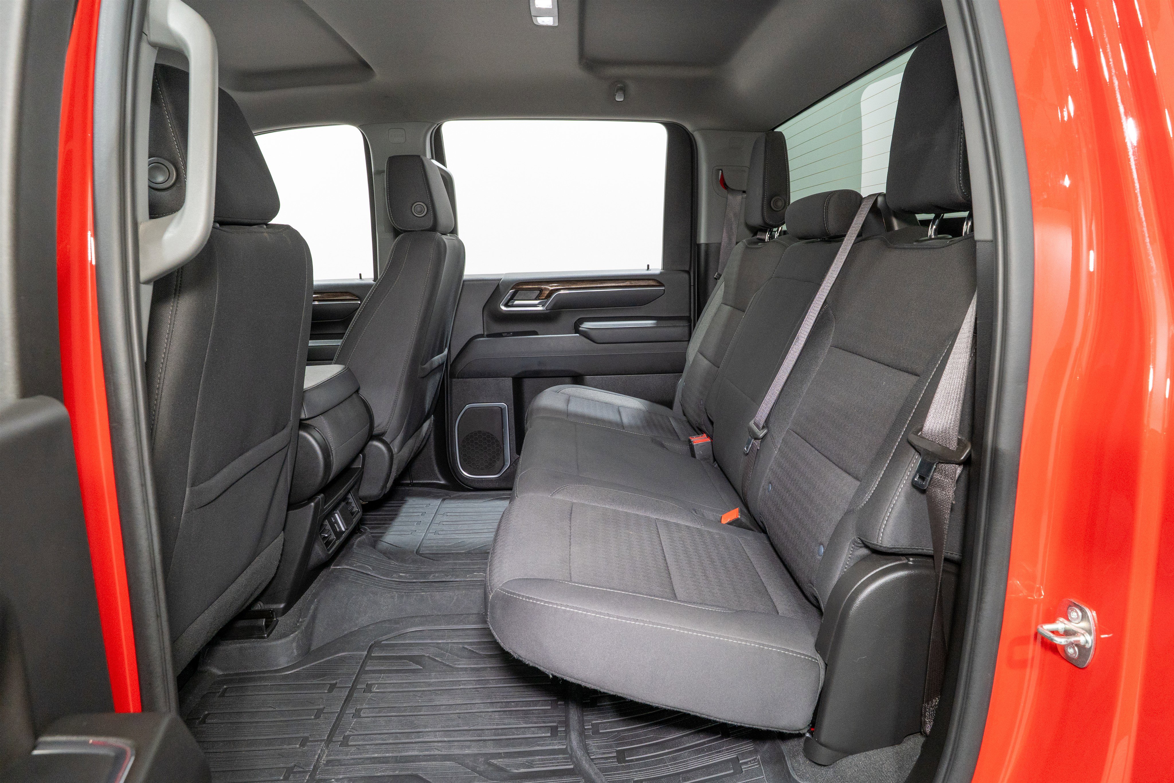 Used 2024 GMC Sierra 2500 SLE w/ SLE Value Package image 32