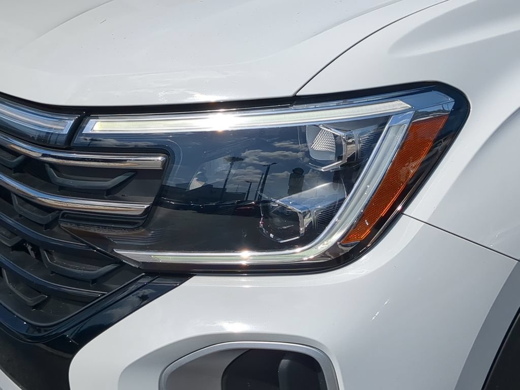 Certified 2024 Volkswagen Atlas Peak Edition SE AWD/4WD image 7