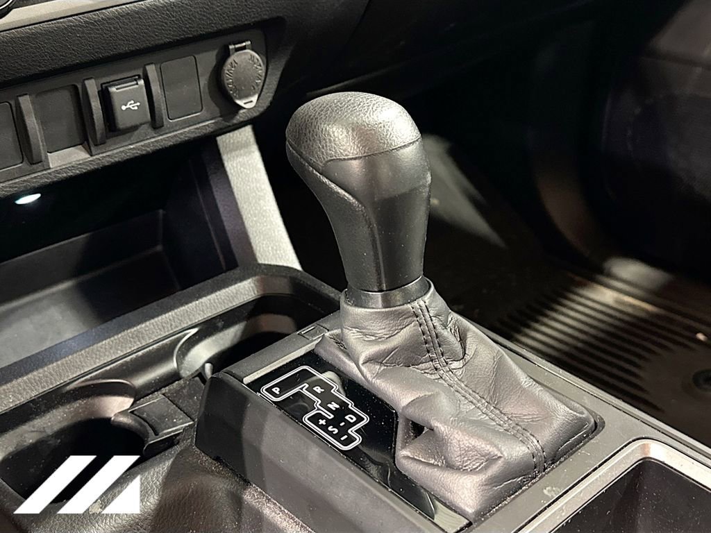 Used 2021 Toyota Tacoma SR AWD/4WD image 18