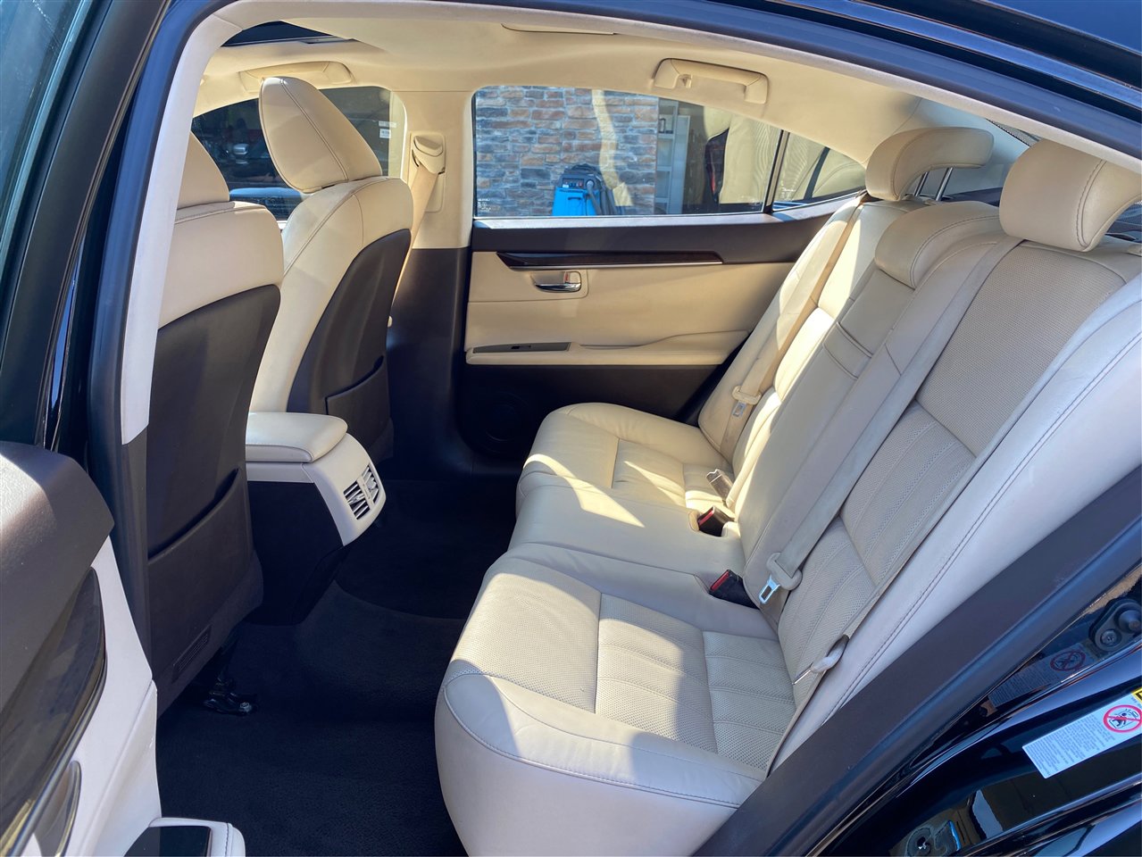 Used 2016 Lexus ES 350 w/ Luxury Package w/Wood Trim image 10