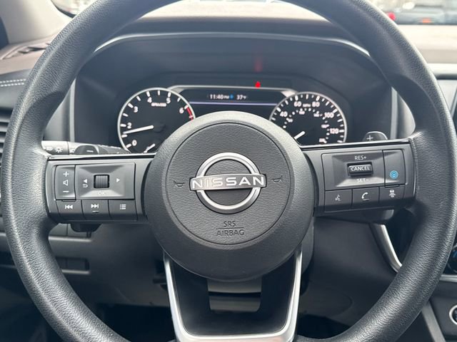 Used 2023 Nissan Rogue SV image 16