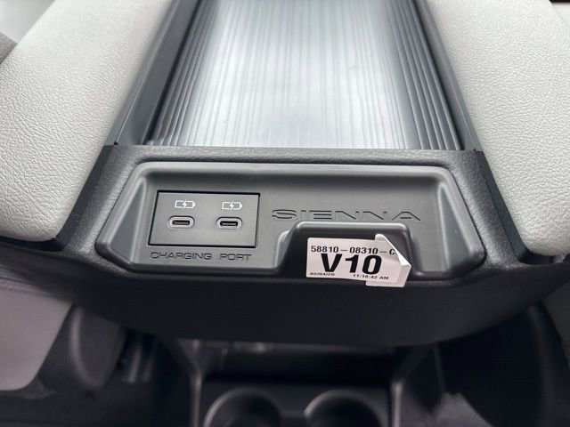 New 2026 Toyota Sienna XLE image 29