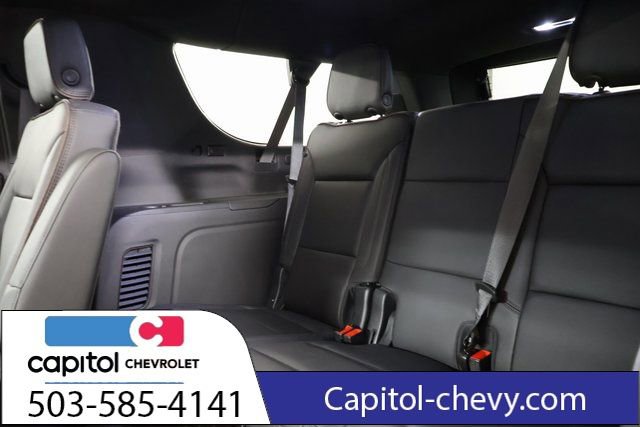 Used 2024 Chevrolet Suburban High Country w/ Advanced Technology Package image 31