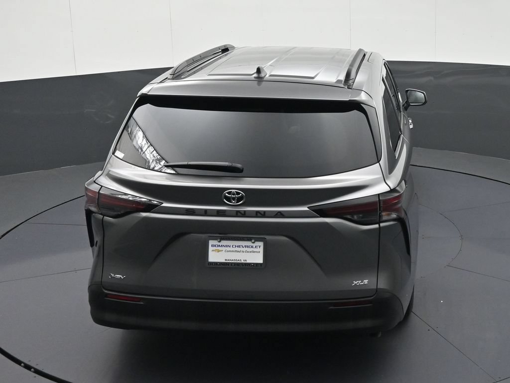 Used 2026 Toyota Sienna XLE FWD image 31