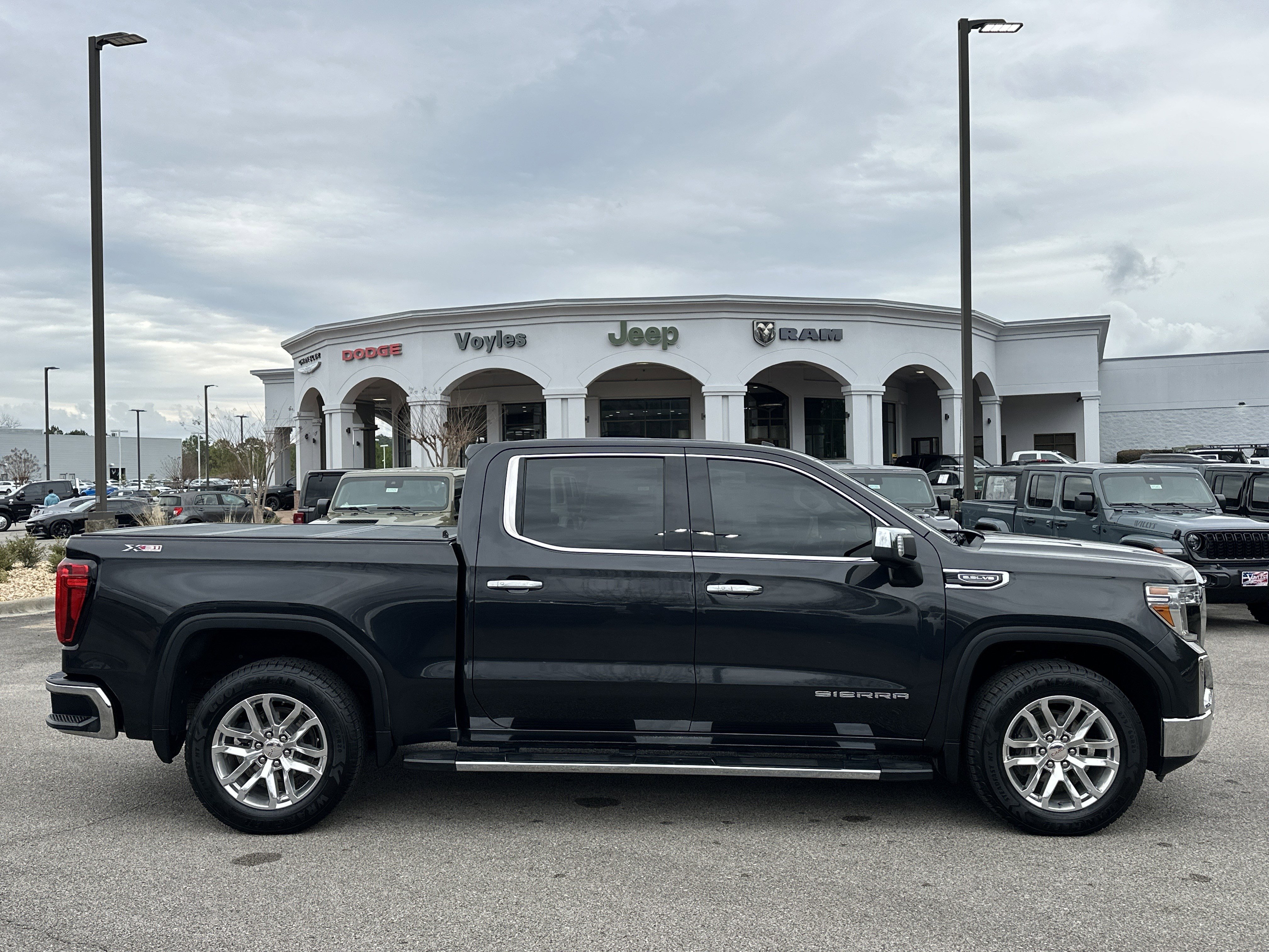 Used 2020 GMC Sierra 1500 SLT w/ SLT Premium Plus Package image 8