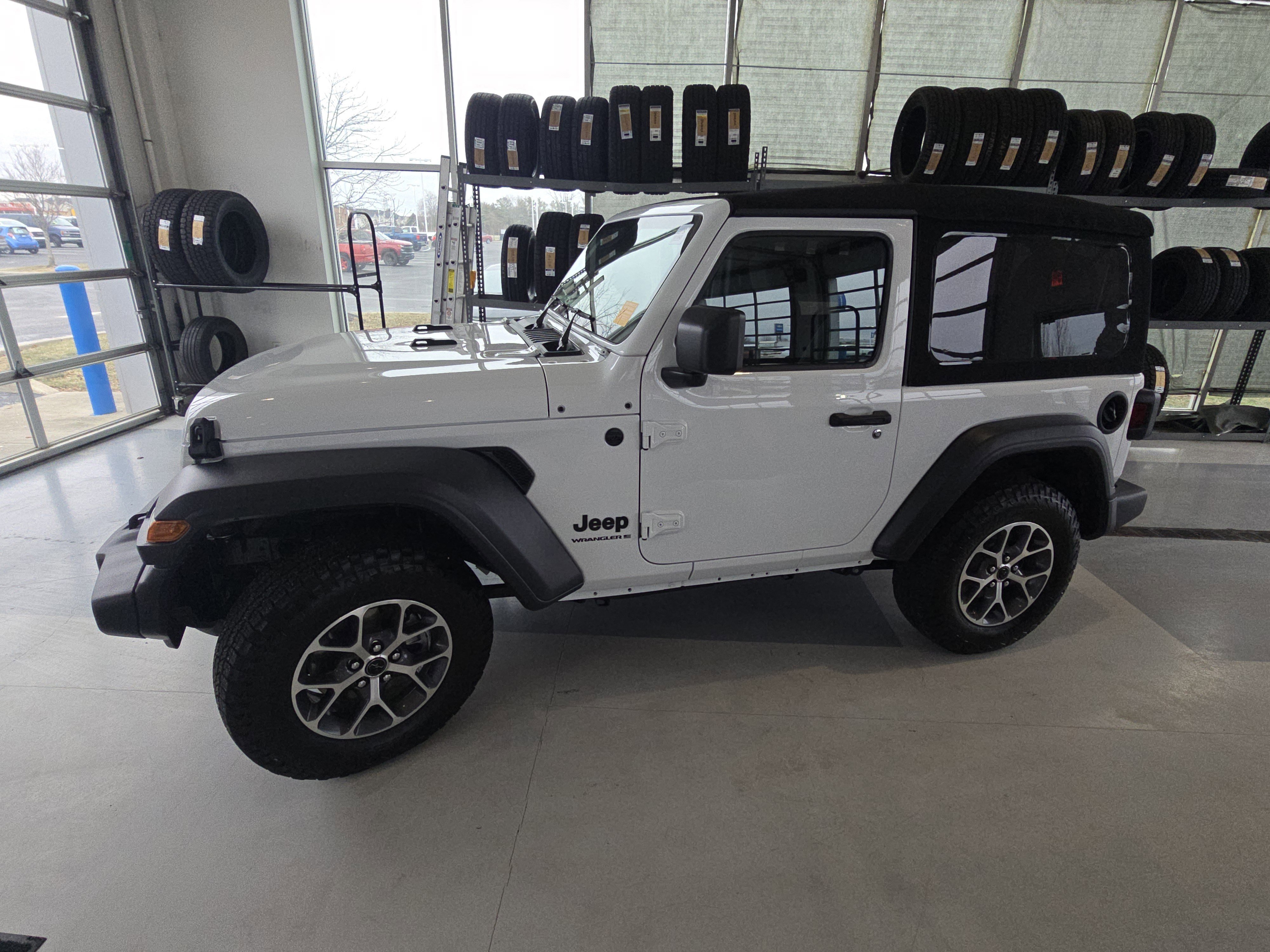 Used 2024 Jeep Wrangler Sport S image 14