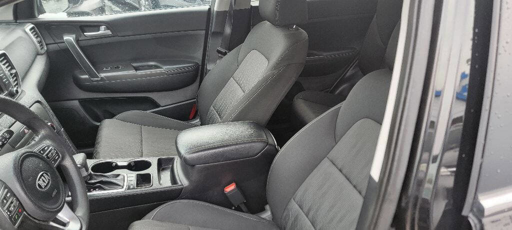 Used 2019 Kia Sportage LX AWD/4WD image 11