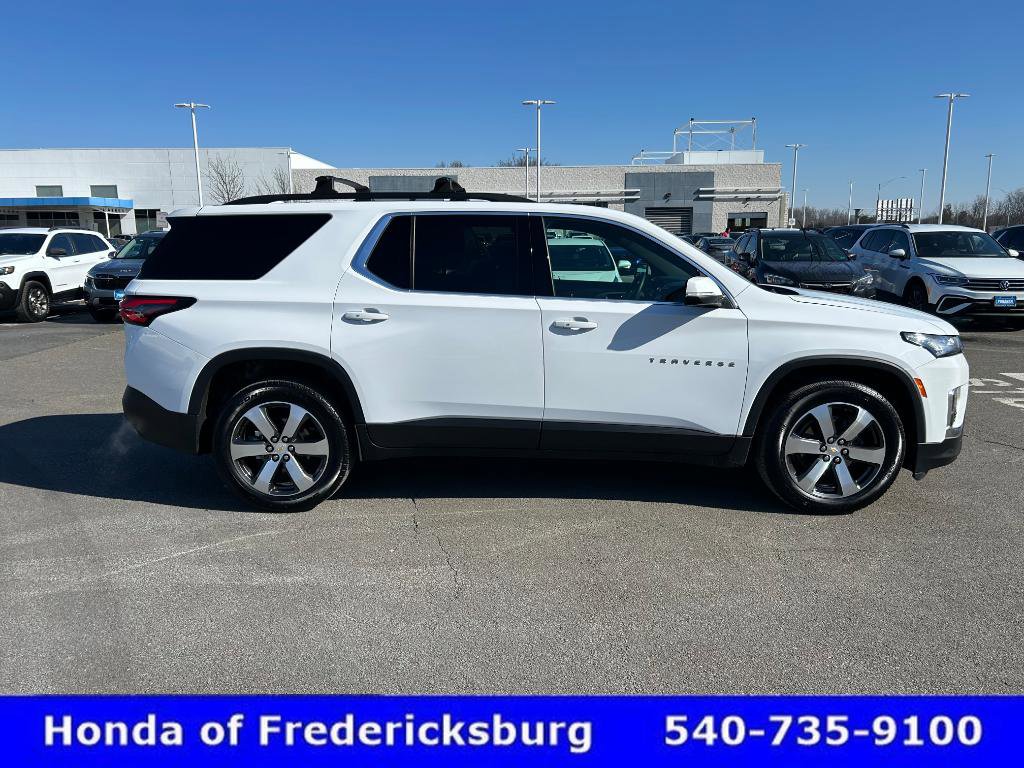 Used 2023 Chevrolet Traverse LT w/ LT Premium Package image 7