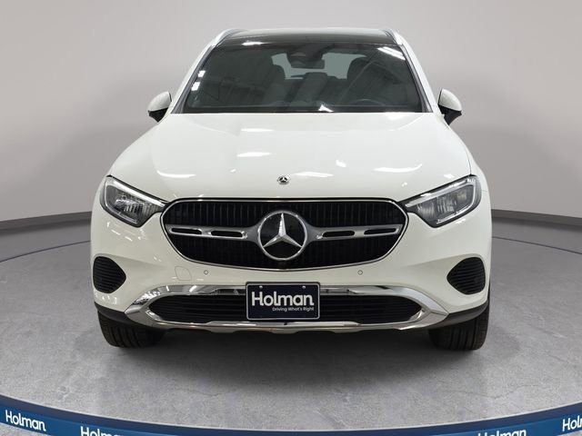 Used 2025 Mercedes-Benz GLC 300 4MATIC image 3