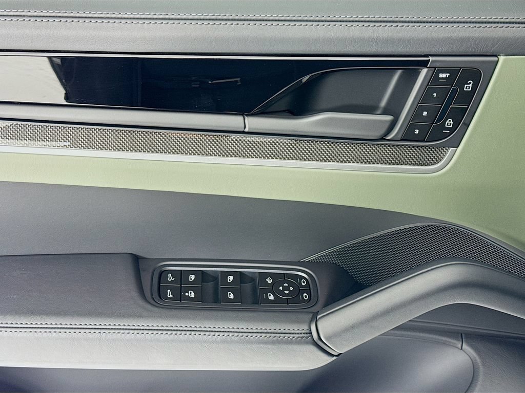 New 2026 Porsche Cayenne Coupe AWD/4WD image 11