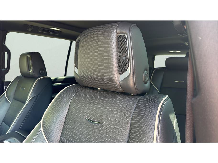 Used 2025 Cadillac Escalade ESV Sport w/ Touring Package AWD/4WD image 12