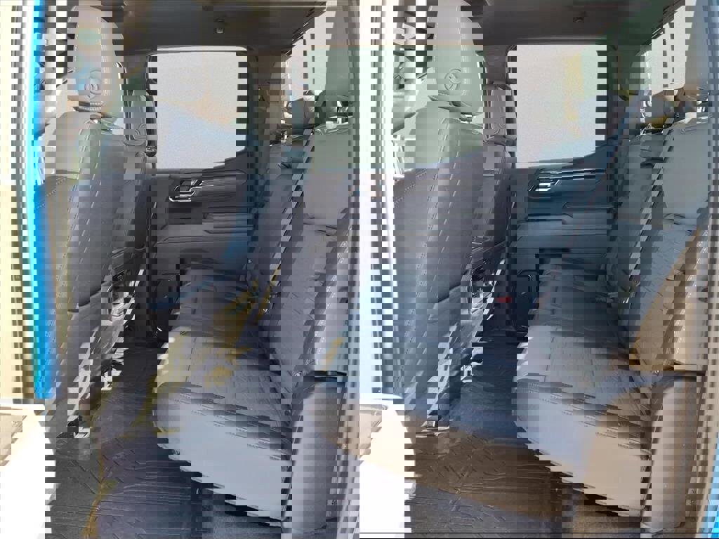 Used 2023 Chevrolet Silverado 1500 ZR2 w/ Technology Package image 18