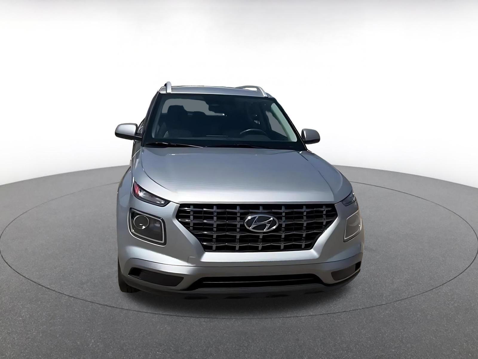 Used 2026 Hyundai Venue SEL FWD image 4