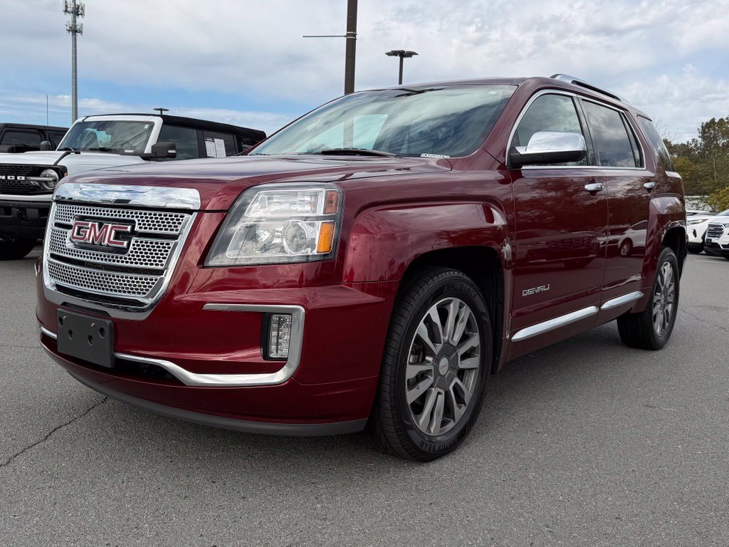 Used 2017 GMC Terrain Denali w/ Cargo Package FWD image 3