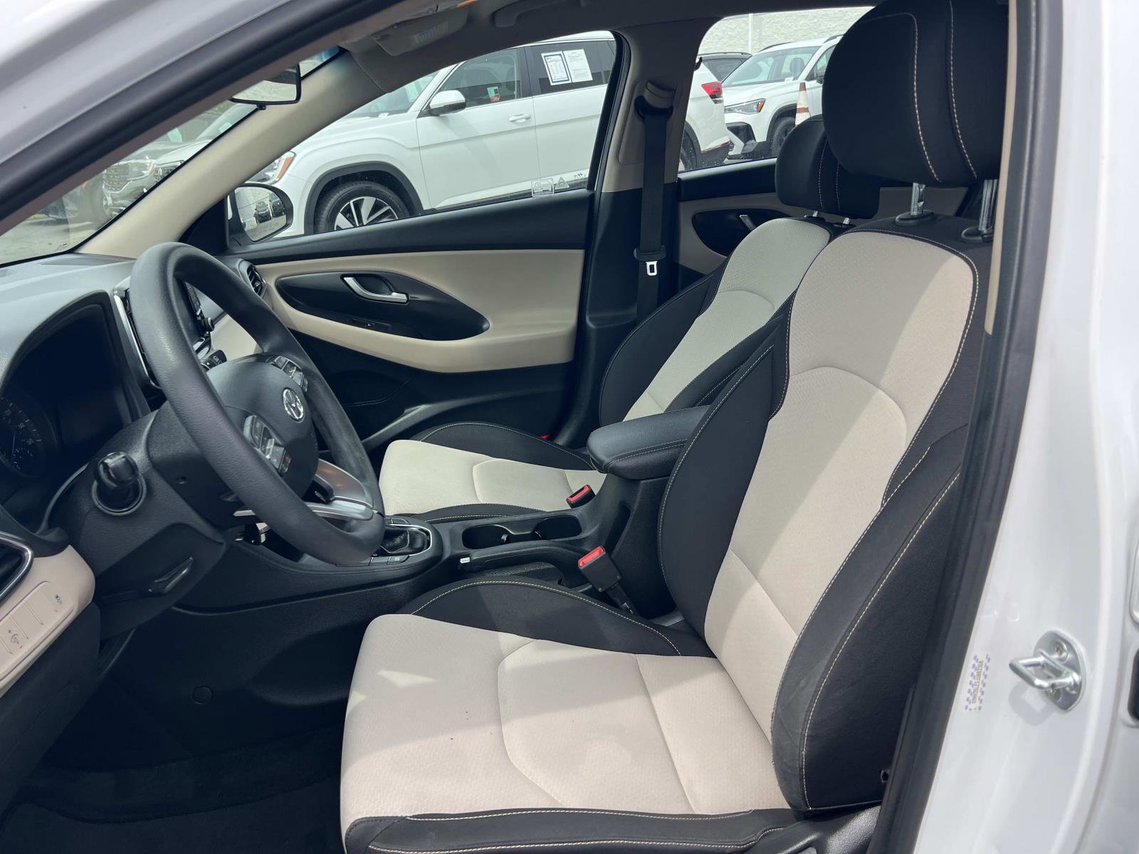 Used 2018 Hyundai Elantra GT image 18