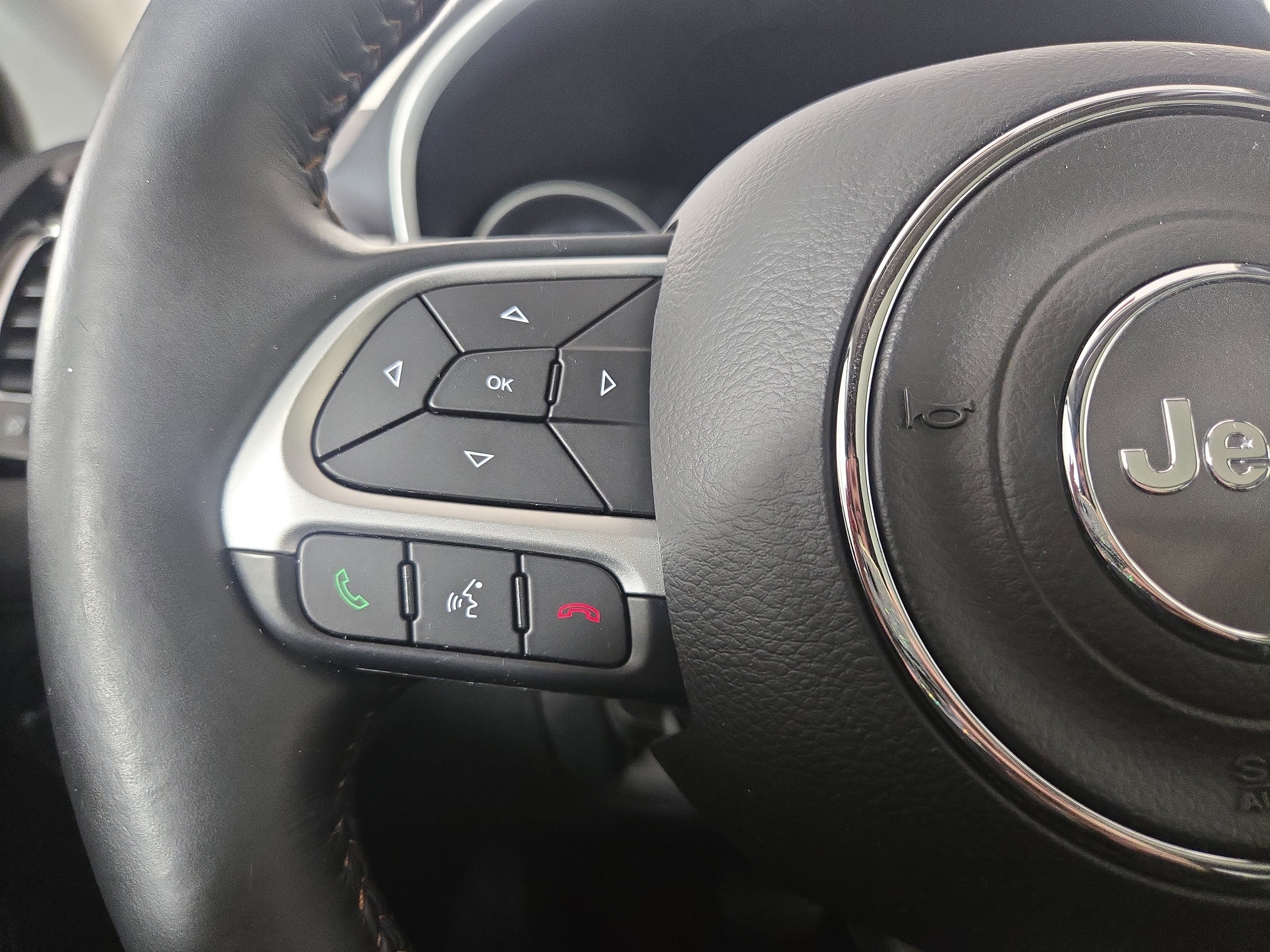 Used 2018 Jeep Compass Limited w/ Navigation Group image 15