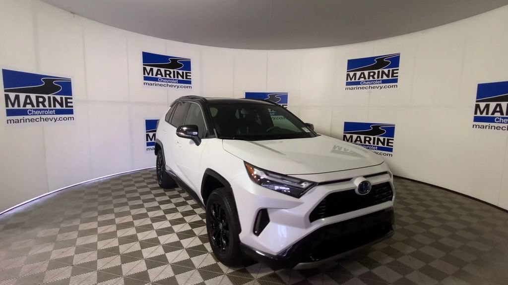 Used 2023 Toyota RAV4 XSE AWD/4WD image 4