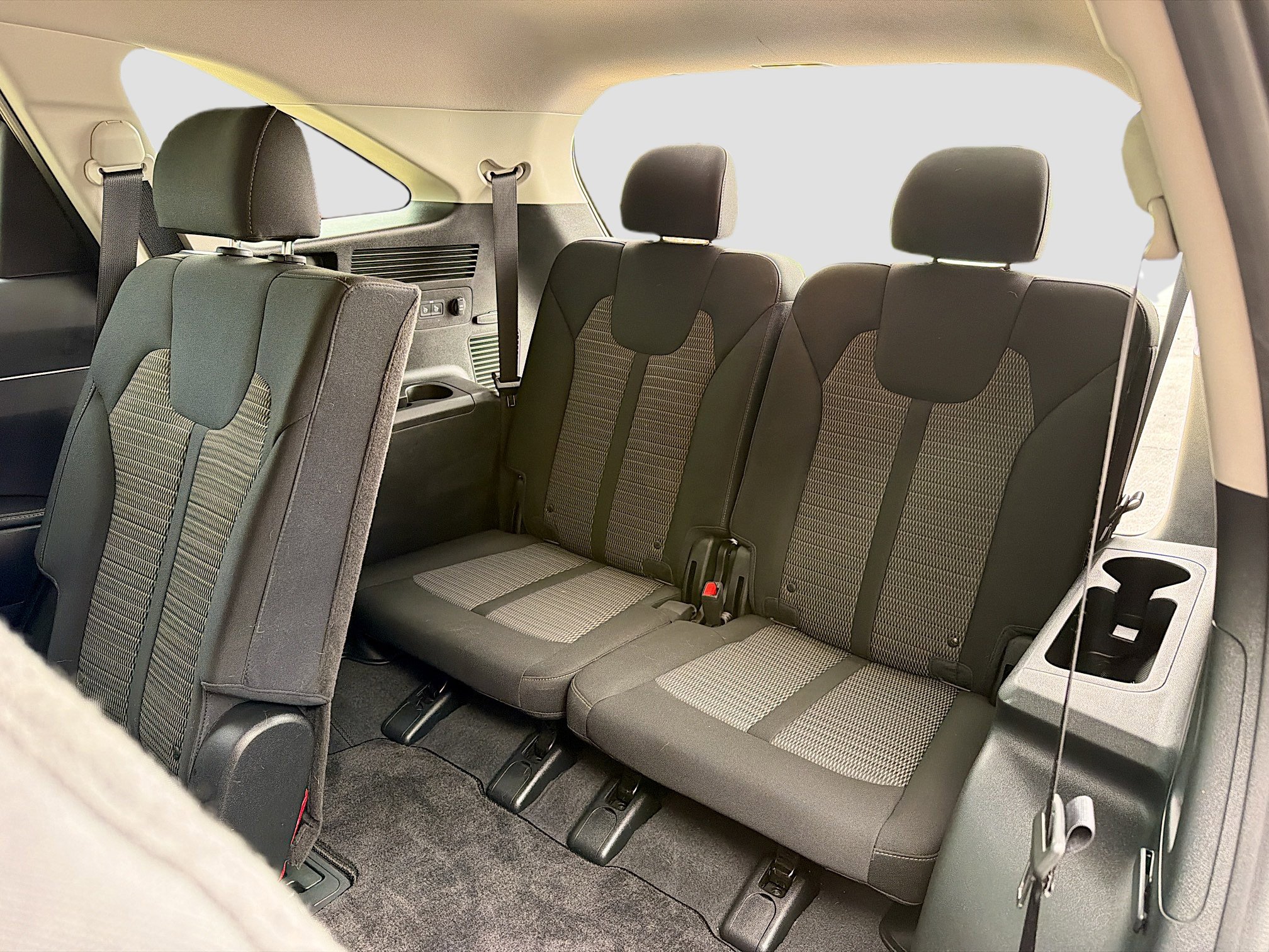 Used 2023 Kia Sorento LX FWD image 7