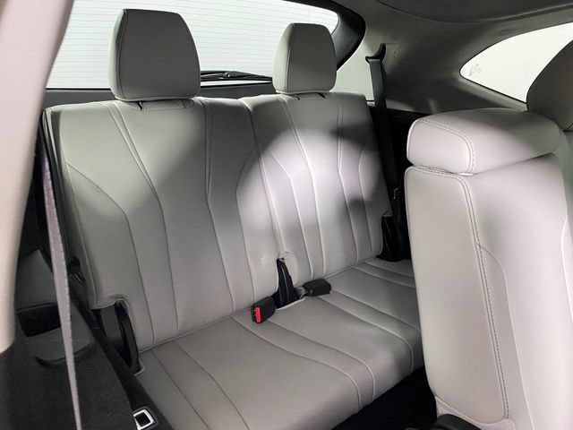 Used 2023 Acura MDX w/ Technology Package AWD/4WD image 11