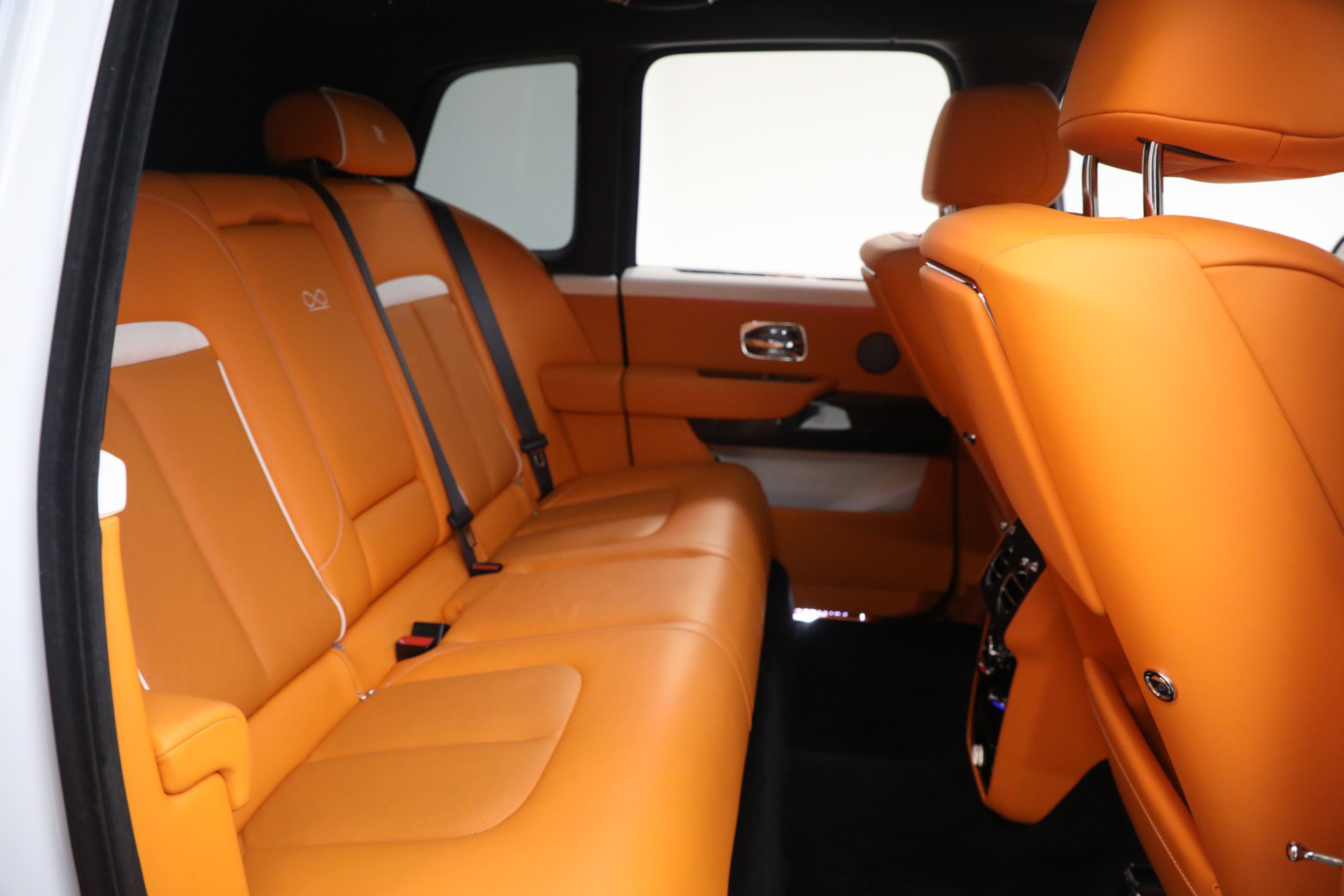 Certified 2022 Rolls-Royce Cullinan Black Badge image 27