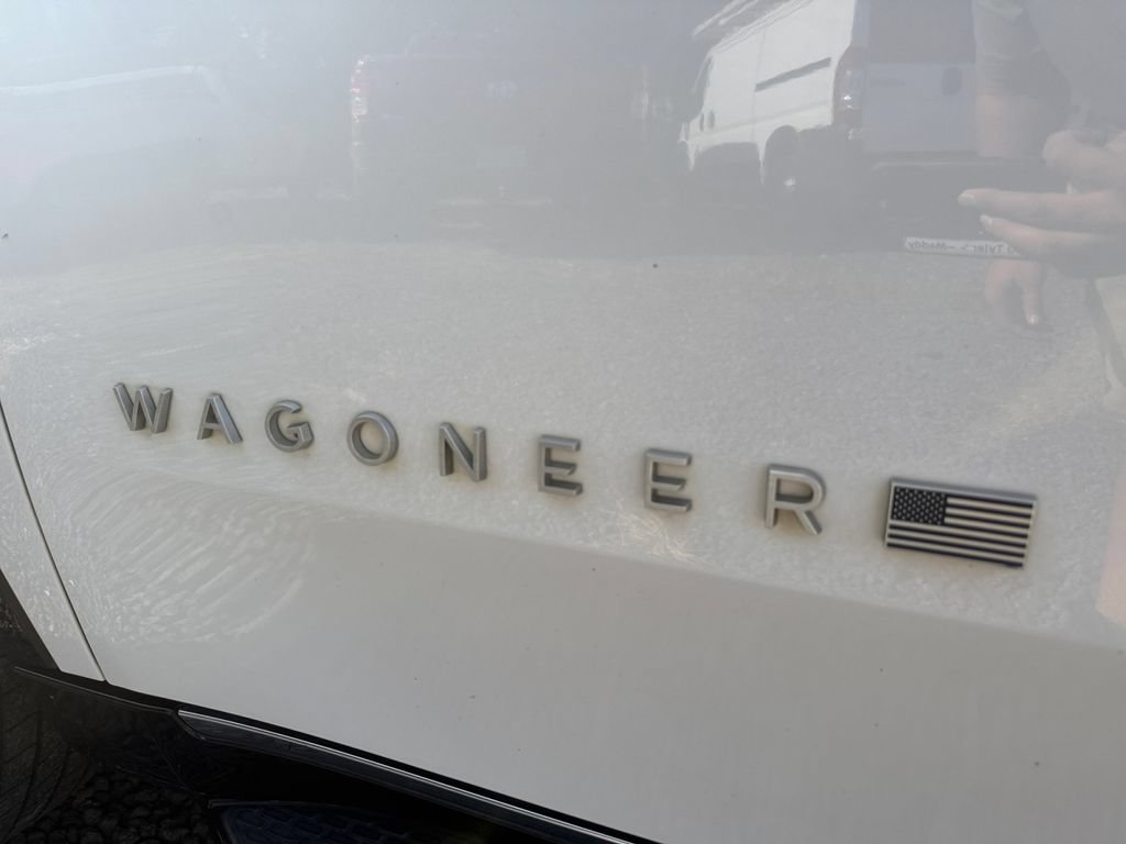 Used 2023 Jeep Wagoneer 4WD w/ Premium Group I image 17